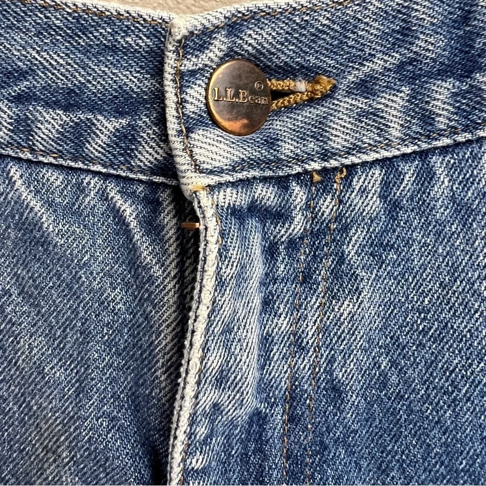 L.L.Bean Men’s comfort Waist Jeans. Straight Leg. Medium Wash. 38X29